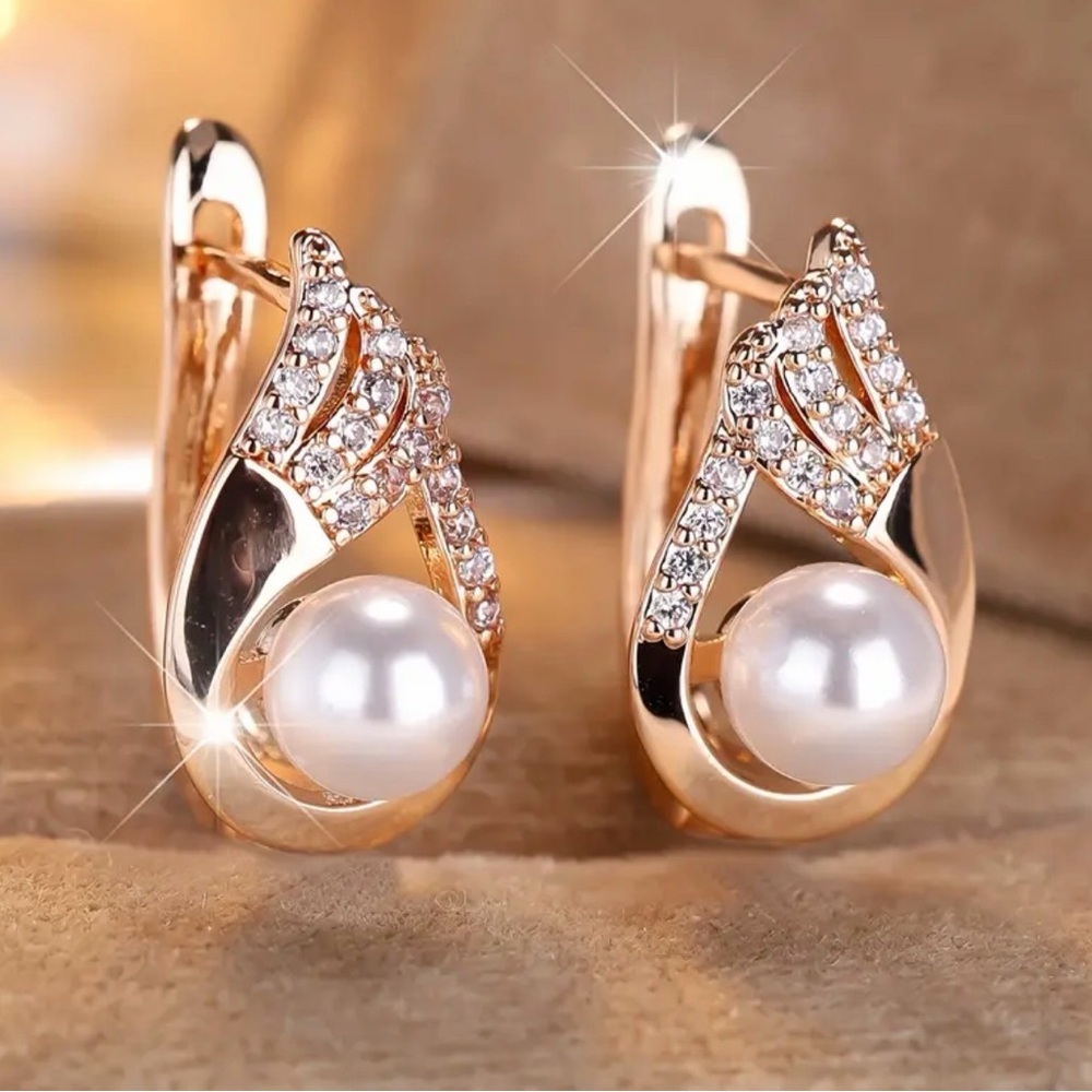 Elegant Gold and Silver Pearl Earrings. - Picture 6 of 7